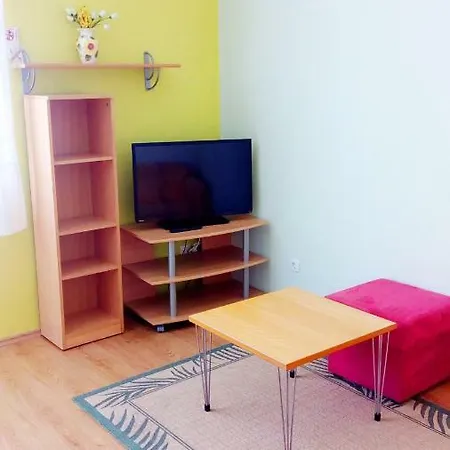 Komunela Apartment *