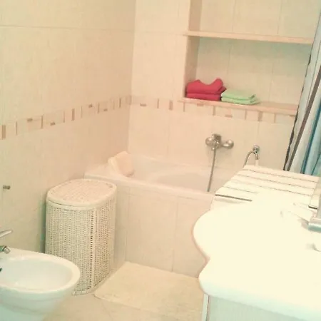 Komunela Apartment *