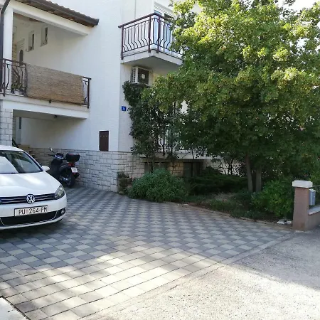 Komunela Umag